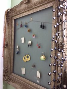 closet earring frame